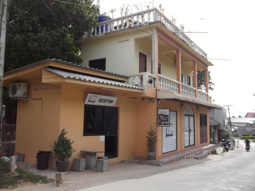 Sleep Tight Hostel At Koh Phangan Haad Rin Exterior photo