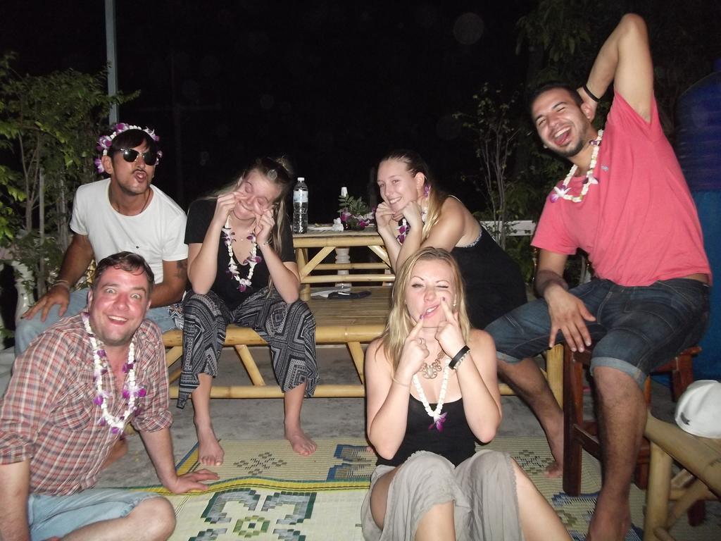 Sleep Tight Hostel At Koh Phangan Haad Rin Exterior photo